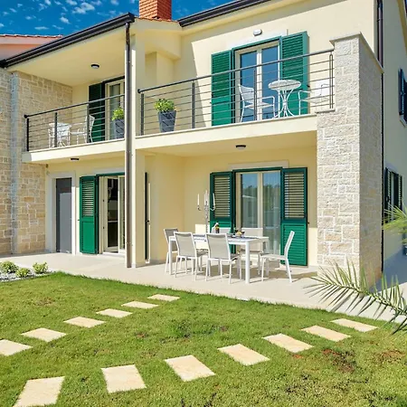 Clara Melodie Labinci