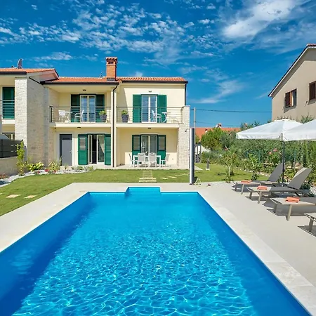 Holiday home Clara Melodie Porec