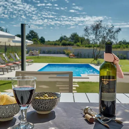 Clara Melodie * Labinci