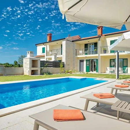 Holiday home Clara Melodie Porec